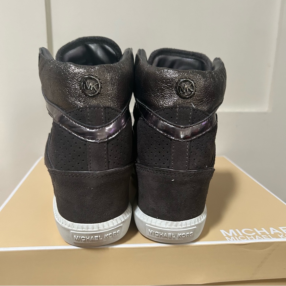 Michael Kors Nikko Sneakers 9.5 Brown Suede Metallic Lace Up Logo Wedge High Top - Picture 5 of 8